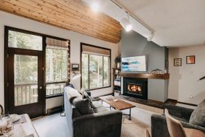 Snowater Condo #14 - Blissful Relaxation!