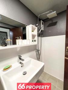 Bohemian Artist Home near University & Nimman