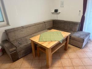 Suljic apartment by Pag tours