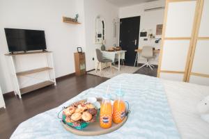 C80 - Rustic Chic Studio Downtown