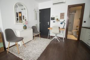 C80 - Rustic Chic Studio Downtown