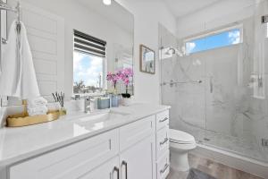 Pet-Friendly l Brand New Space l Downtown