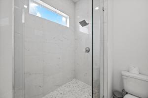 Pet-Friendly l Brand New Space l Downtown