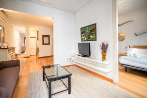 E2val1028 - Eixample Esquerra with terrace