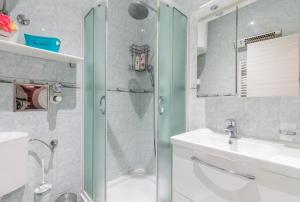 Apartments by the sea Trogir - 23836