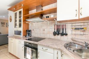 Apartments by the sea Trogir - 23836