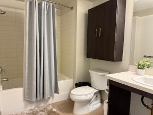 Studio Suite - Walk to Convention Center and Crypto Arena