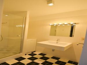 Stylish apartment with balcony, sea views