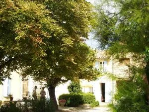 Holiday Home in Provence with Terrace - Monteux