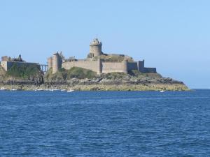 Maisons de vacances Chalet near Cap Frehel with Coastal Views : photos des chambres