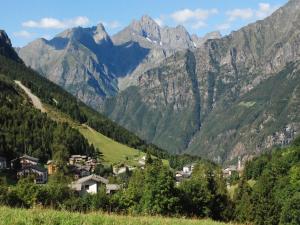Chalets Chalet in La Lechere near Ski Lift : photos des chambres