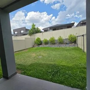 Luxury Five Bedroom House at the Ponds - Doonside