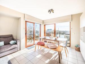 Apartment in Oostduinkerke near the Beach