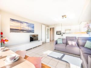 Apartment in Oostduinkerke near the Beach