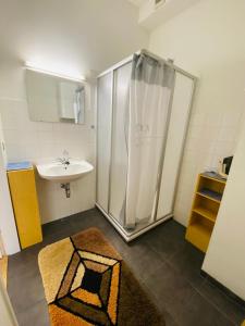 Wohnung, 2 Schlafzimmer, straßenseitig