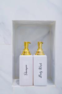 Ada poolvilla pattaya