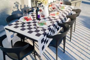 Ada poolvilla pattaya