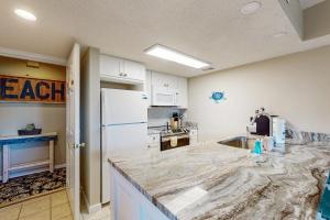 Live in the Sun, Play in the Sea