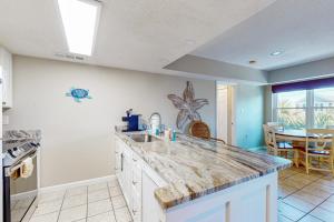 Live in the Sun, Play in the Sea