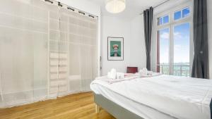 HOMEY AWESOME - Proche Gare et Tram - Centre-ville - Balcon privé - Wifi gratuit