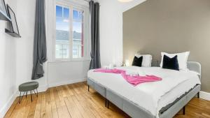 Appartements HOMEY AWESOME - Proche Gare et Tram - Centre-ville - Balcon prive - Wifi gratuit : photos des chambres