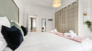 Appartements HOMEY AWESOME - Proche Gare et Tram - Centre-ville - Balcon prive - Wifi gratuit : photos des chambres