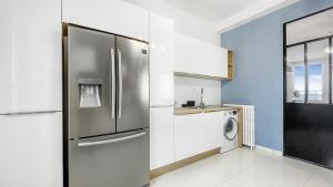 Appartements HOMEY AWESOME - Proche Gare et Tram - Centre-ville - Balcon prive - Wifi gratuit : photos des chambres