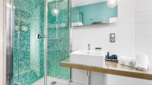 Appartements HOMEY AWESOME - Proche Gare et Tram - Centre-ville - Balcon prive - Wifi gratuit : photos des chambres