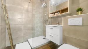 HOMEY FOREST - Hypercentre - Proche Gare et Tram - Wifi & Netflix