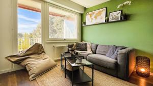 HOMEY THE NEST - New / Balcon privé / Free parking - 3hvězdičkové hotely ve městě Annemasse