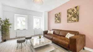 Maisons d'hotes LA COLOC CHOCO - Belle Colocation en hypercentre / 5 chambres privees / Salle de bains privative / Proche Gare et Tram / Wifi et Netflix : photos des chambres