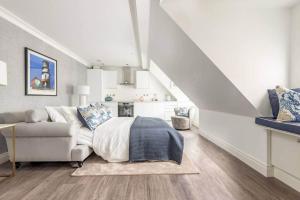 South Street Apartments - No 14F Roof Terrace