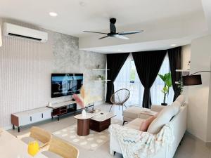 The Atrium at Jalan Ampang by OKBnB - Spacious Modern 3Bedroom Family Suite 3 mins to KLCC