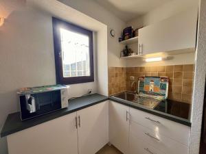 Studio climatisé avec parking face à la mer - 2 couchages - FR-1-226B-233