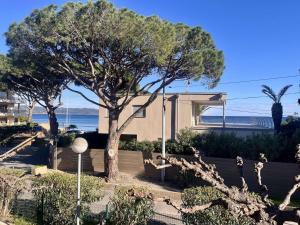 Studio climatisé avec parking face à la mer - 2 couchages - FR-1-226B-233