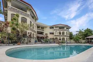 Makai - Hawaiian for "toward the ocean" - Yaroomba