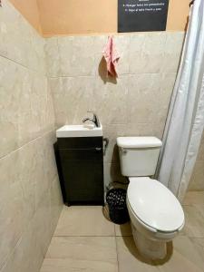 Llega y Descansa, Habitación junto a la Central