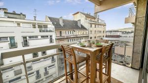 Maisons d'hotes Coloc Dormant - Hyper-centre, proche transports pour Geneve. : Chambre Double avec Salle de Bains Privative