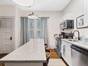 Victorian Estates - Cute Stuido - Steps To Clinic