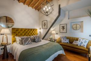 Dorina Penthouse 2 bedrooms 2 bathrooms in Lucca