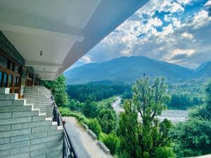 Snow Clad Riverview Hotel & Resort, Manali