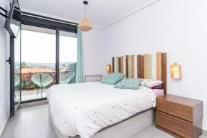 Apartment in Cudón with Private Terrace - Cudón