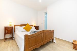 Cinco Botelho, Town Centre