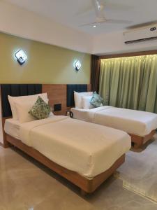 Hotel Vaishnavi Heights, Solapur