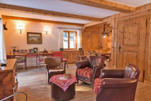 Chalet Gulas - La Punt-Chamues-ch