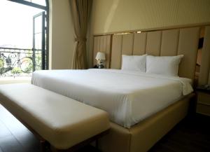 Phòng Giường Đôi Với Phòng Tắm Chung (Double Room with Shared Bathroom)