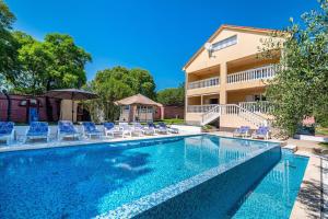 MY DALMATIA - Holiday home Blanka with private infinity pool