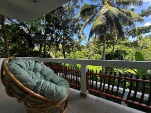 CoCo-SuRf-House, Luxury among palms