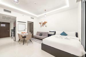 FIRST CLASS Studio Cozy Luxe Sanctuary