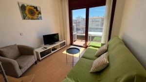 Bonito dúplex con vista mar y aparcamiento AV 02